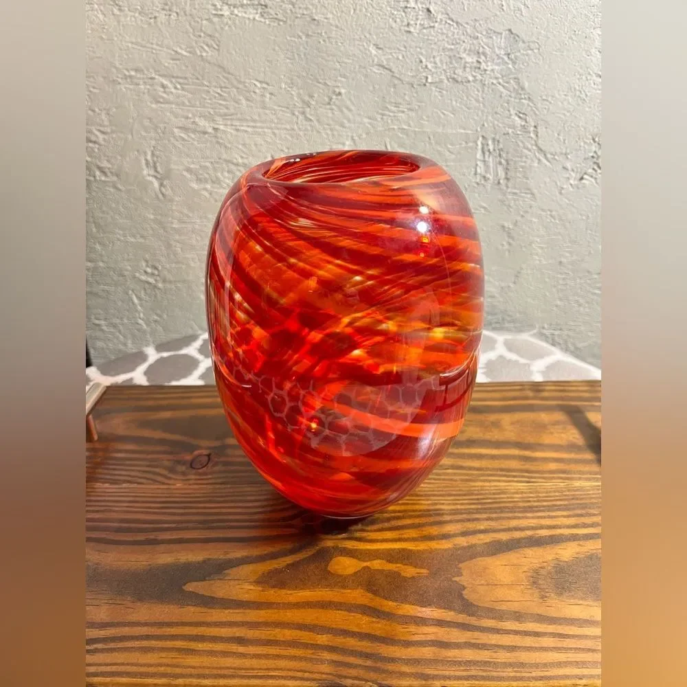 Elegant Red Swirled Blown Glass Vase red orange Gorgeous design piece for home